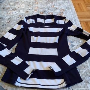 LULU lemon athletic top